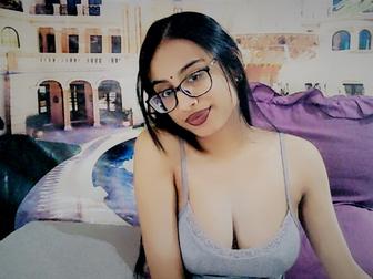 Indian_BootyLicious1