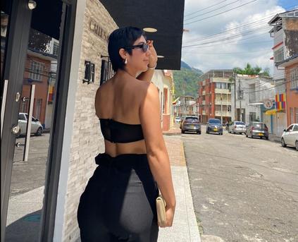 Girl Alone - Pamela_Rousse