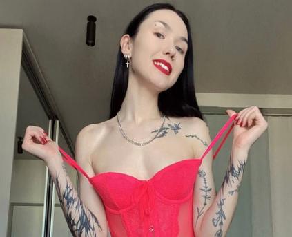 Girl Alone - AdelineValentine