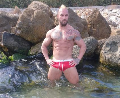 Guy Alone (Gay) - viking_me