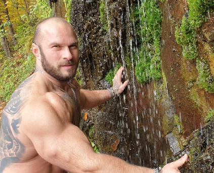 Guy Alone (Gay) - viking_me