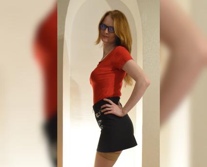 Girl Alone - FrauAlisa