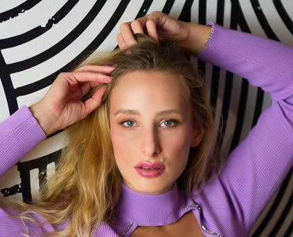 Friends & Romance - MarilynModel2