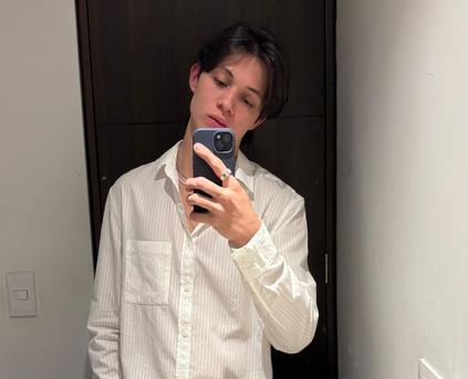 Guy Alone (Gay) - SweetDante