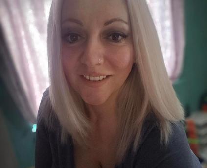 Girl Alone - ErotikA87