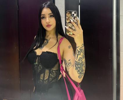 Girl Alone - ScarlettWalker