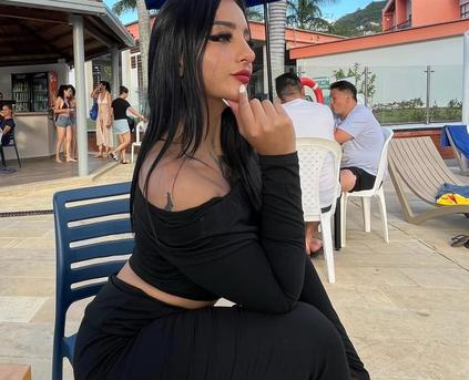 Girl Alone - ScarlettWalker