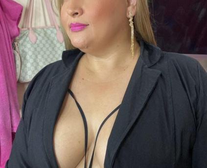 Girl Alone - Salomet809