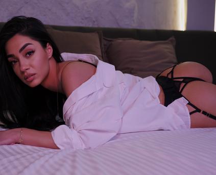 Girl Alone - VivienneStark