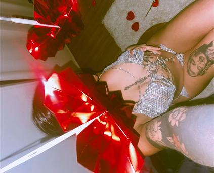 Girl Alone - Perla_Dumon