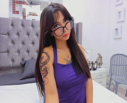 Girl Alone - Samanta_Carter