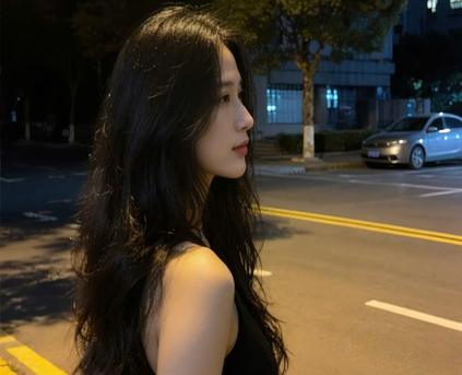 Girl Alone - Jenniferr90