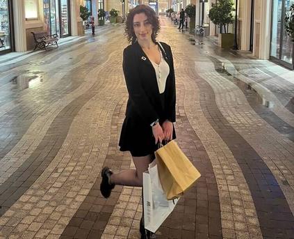 Shy Girl Alone - KiraBevy