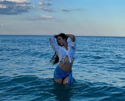 Shy Girl Alone - PaigePradoo