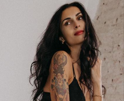 Friends & Romance - AuraMonroe