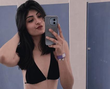 Girl Alone - MiaCastilloX