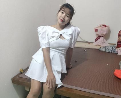 Girl Alone - Luna_naughty