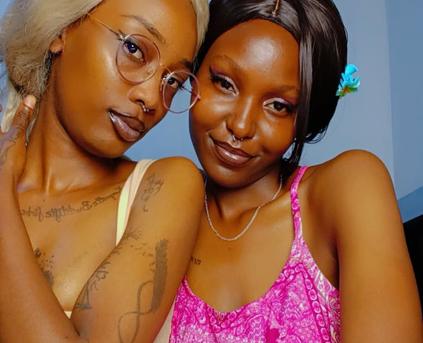 Girl on Girl - maleenaandveegee