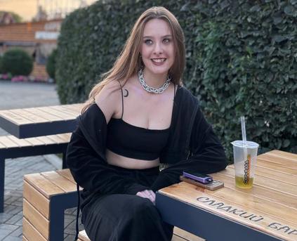 Friends & Romance - Suzie_Luxe