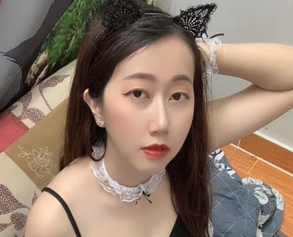 Girl Alone - Sexyshow95