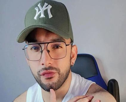 Guy Alone (Gay) - PauloDaSilva1