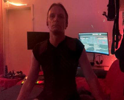 Guy Alone (Gay) - Davidbixxx