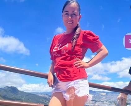 Girl Alone - AngelicaBowllx