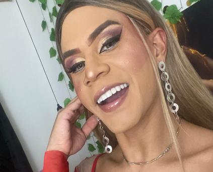 Trans - SaskyaDeluxe