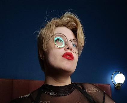 Girl Alone - Dominique_Sweetie