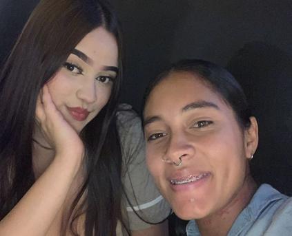 Girl on Girl - Isabel_and_Mia