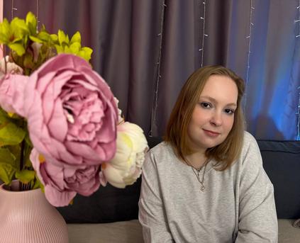 Girl Alone - ElizabethWalson