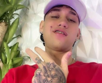 Guy Alone (Gay) - JustinHilton