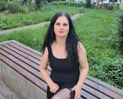 Girl Alone - Nickol19721