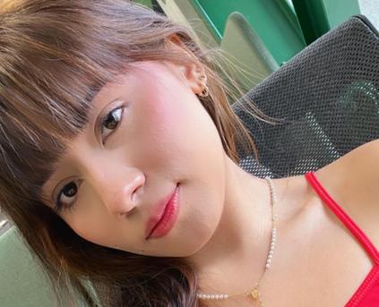 Girl Alone - Sara_Evans