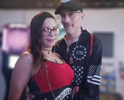 Girl and Guy (Couples) - MidwestCouple4U