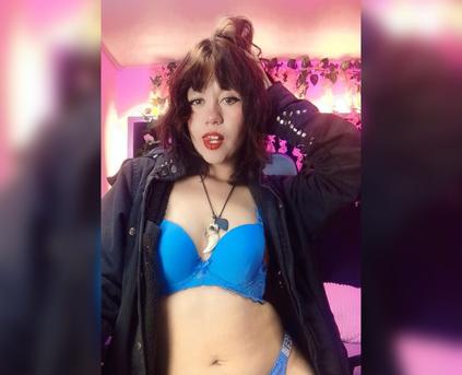 Girl Alone - Dayan_Noir