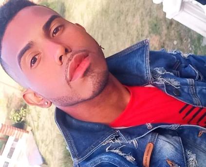 Guy Alone (Gay) - moreno3113