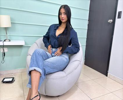 Girl Alone - Tessa_Gates