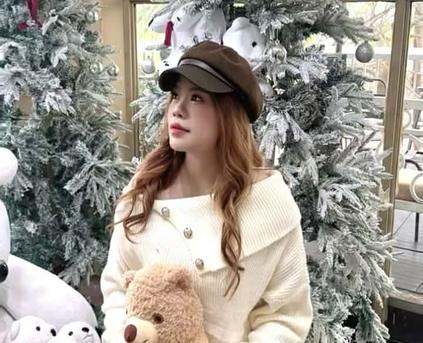 Girl Alone - rosebby