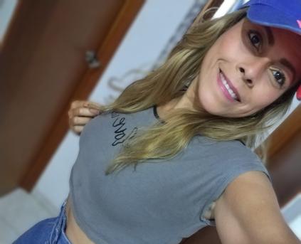 Girl Alone - Aria_Smith