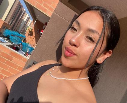 Girl Alone - Isabell