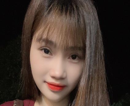 Girl Alone - JanaKyssGreen